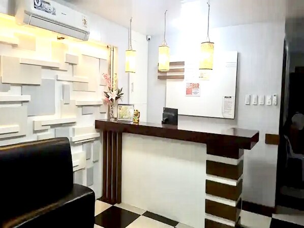 Reception - Fap Executive Hotel (Puerto Galera)