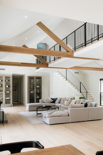 Berry Luxury Barn House 