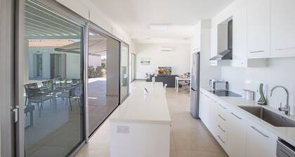Villa Amelia, Stunning 3BDR Cape Greco Villa with Private Pool