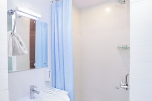 Club Room | Bathroom | Shower, hair dryer, bathrobes, bidet