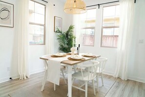 Dining - Modern Designer Home w/ King Bed - 30 minutes to all the theme parks! (Azusa)