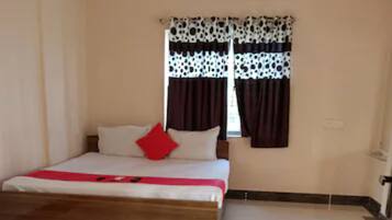 Deluxe Double Room, City View | Egyptian cotton sheets, premium bedding, individually decorated