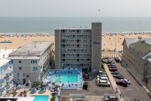 Exterior - Two bedroom condo on the boardwalk! (Ocean City)