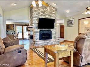 Smart TV, fireplace, DVD player