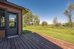 Terrace/patio - Teton Homestead: Bunkbeds, Private Deck, Targhee (Driggs)
