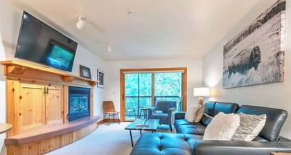 Modern Remodel Top Level Corner Unit with Hot Tubs