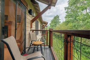 Property grounds - Modern Remodel Top Level Corner Unit with Hot Tubs (Driggs)