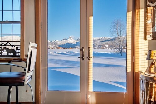 Modern Western Cabin with Hot Tub & Teton Views