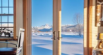 Modern Western Cabin with Hot Tub & Teton Views