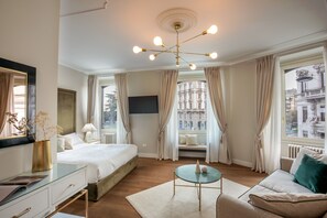 Junior Quadruple Room | Down comforters, free WiFi - Daplace - Corso Monforte Suites (Milan)