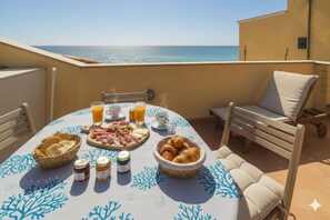 Apartment | Terrace/patio