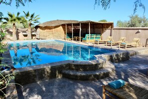 Piscine extérieure, piscine chauffée