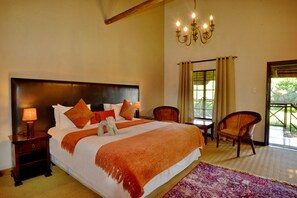 Luxury Room, 1 King Bed, Garden View