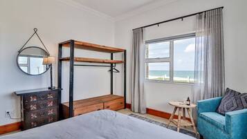 3 slaapkamers, een strijkplank/strijkijzer, gratis wifi, beddengoed