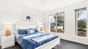 4 Schlafzimmer, Bügeleisen/Bügelbrett, Reisekinderbett, Internetzugang