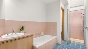 Badewanne, Haartrockner