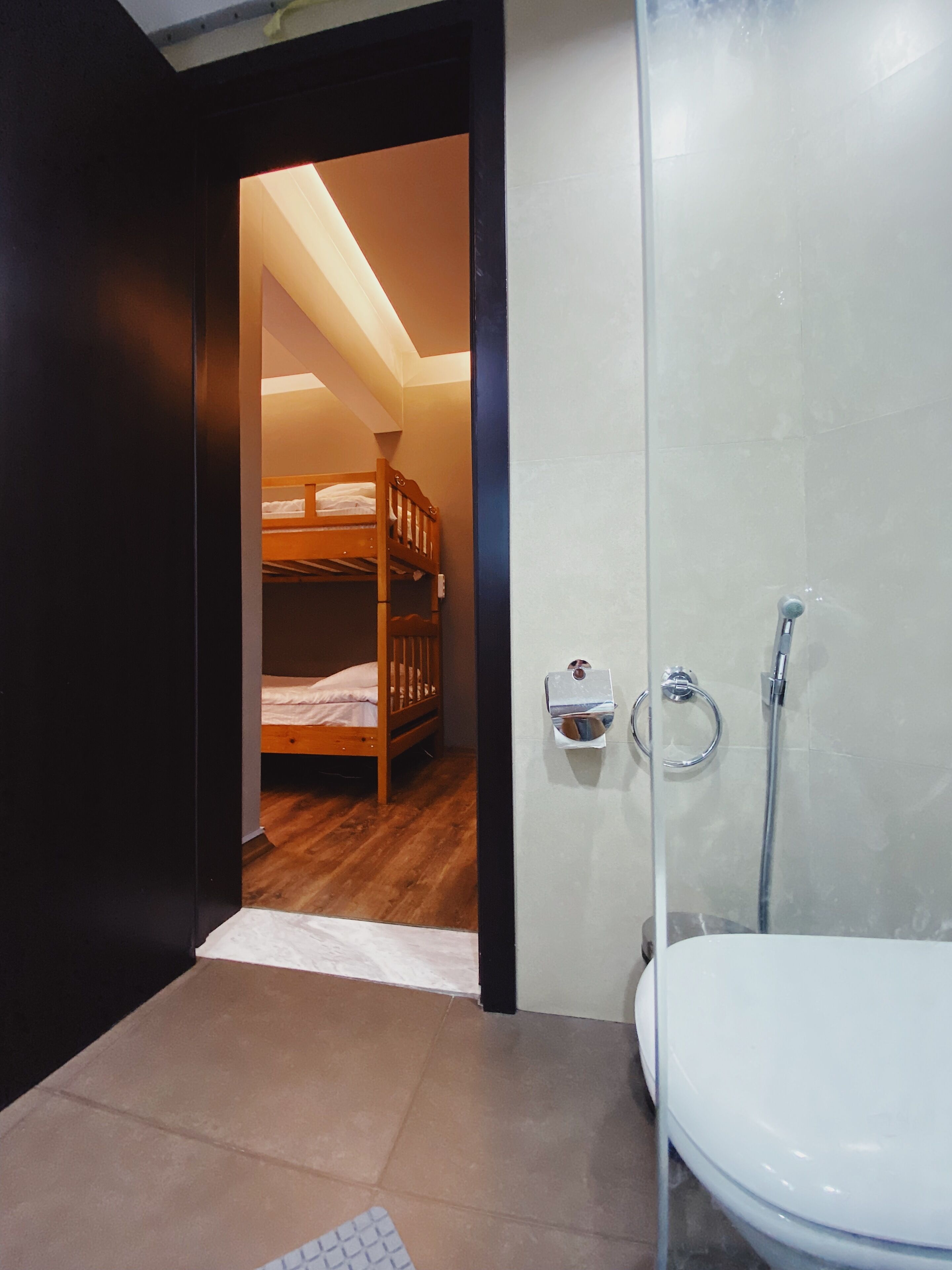 Shared Dormitory | Shared bathroom