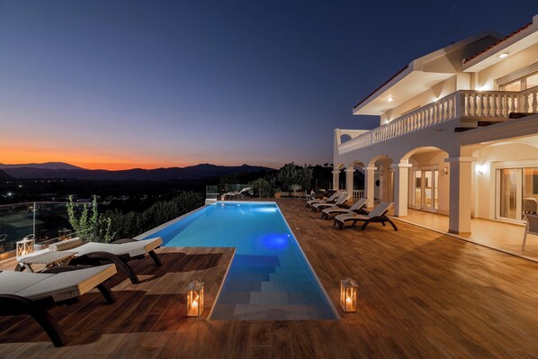 Outdoor pool, pool loungers