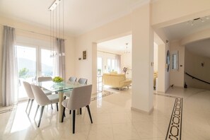 Dining - Villa Kamos in Archaggelos (Αρχάγγελος)