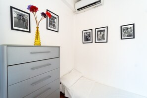 1 bedroom, iron/ironing board, free WiFi, bed sheets - Stylish in Spanish Quarter by Wonderful Italy (Napoli)