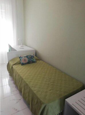 2 Schlafzimmer, Schreibtisch, Bügeleisen/Bügelbrett, kostenloses WLAN