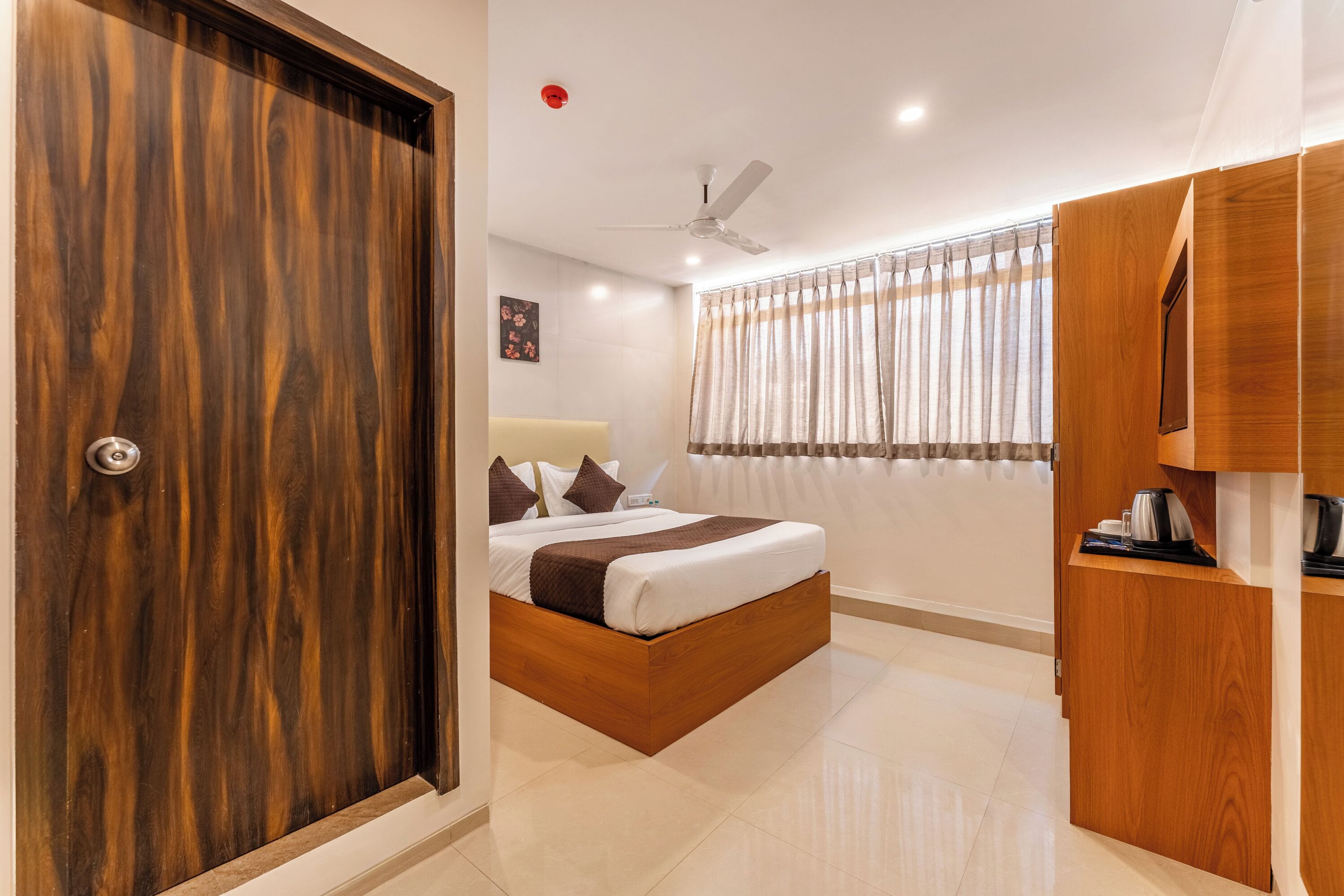 New Sapphire Suite | Meja kerja, ruang kerja ramah laptop, dan tempat tidur lipat/tambahan
