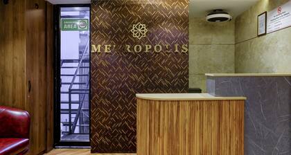 Metropolis Business Hotel