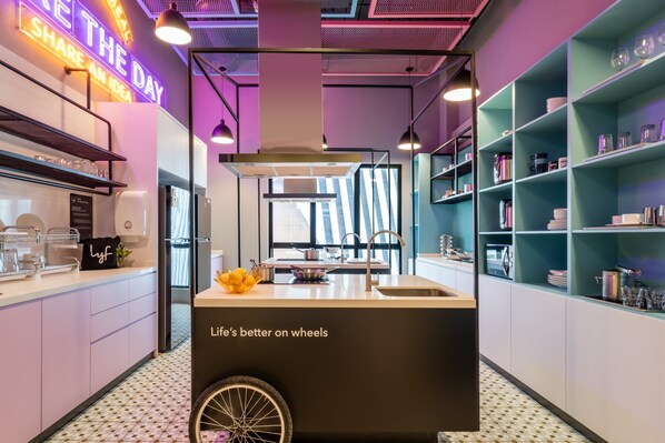 Fridge, microwave, eco-friendly cleaning products - lyf Chinatown Kuala Lumpur (Kuala Lumpur)