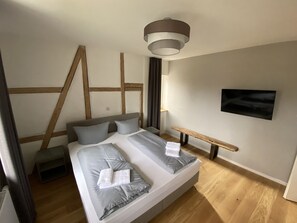 4 Schlafzimmer, Reisekinderbett, kostenloses WLAN, Bettwäsche