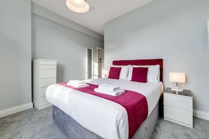 Basic Apartment | In-room safe, iron/ironing board, free WiFi - Roomspace Apartments - Brewers Lane (Richmond)