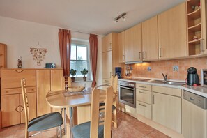 Fridge, microwave, oven, stovetop - Hanseaten-residenz Appartement 8 (Scharbeutz)