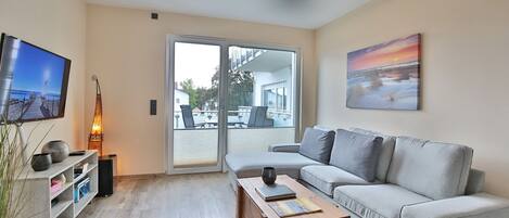 Télévision, lecteur de DVD, chaîne hi-fi