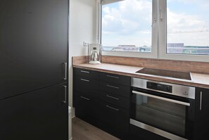 Kühlschrank, Ofen, Herdplatte, Geschirrspüler