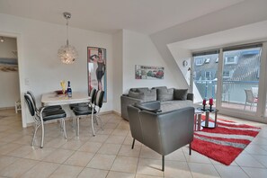 Tv, dvd-spelare och en stereo