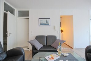 Télévision, lecteur de DVD, chaîne hi-fi