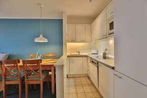 Kühlschrank, Mikrowelle, Geschirrspüler