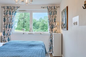 1 bedroom, iron/ironing board, free WiFi