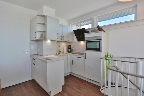 Kühlschrank, Ofen, Herdplatte, Geschirrspüler