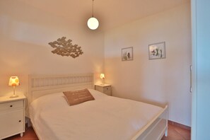 1 bedroom, iron/ironing board, free WiFi