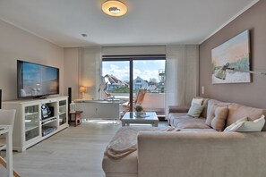 Fernseher, DVD-Player, Stereoanlage