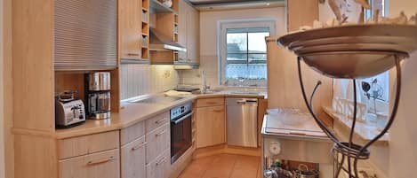 Kühlschrank, Ofen, Herdplatte, Geschirrspüler