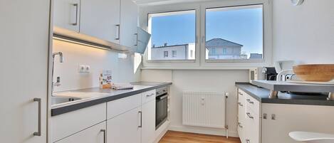 Fridge, microwave, oven, stovetop