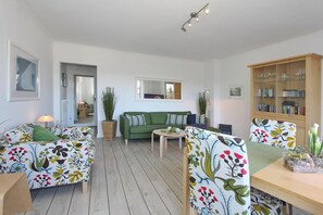 TV, DVD player, stereo - Haus an der Strandallee 112 Appartement 7 (Scharbeutz)