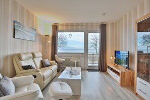 Fernseher, Stereoanlage