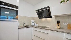 茶具/咖啡用具、冰箱、烤箱、炉灶