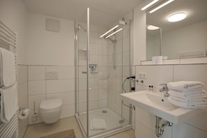 Douche, sèche-cheveux