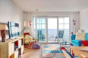 Fernseher, DVD-Player, Stereoanlage