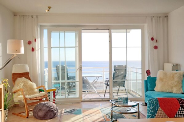 تلفزيون، مشغل دي في دي، ستيريو