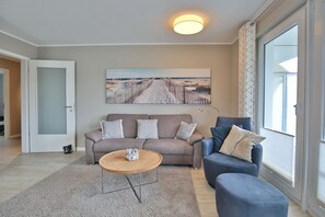 Fernseher, Stereoanlage