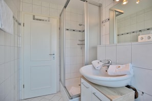 Shower - Haus Seerose II, Appartement 13 (Scharbeutz)